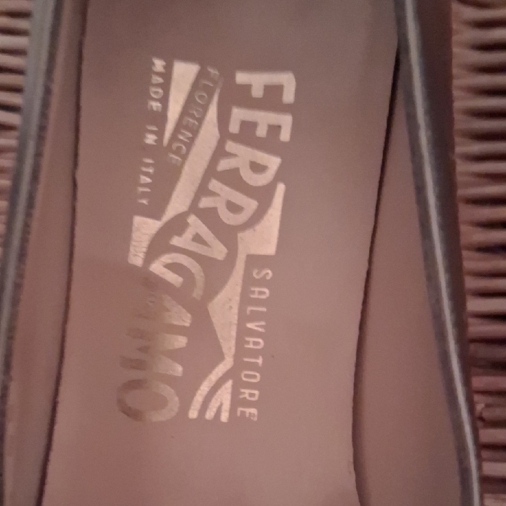 Salvatore Ferragamo Women's Metallic Gray Heels Size 7 1/2 AA - Picture 6 of 15